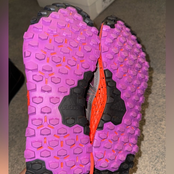 Adidas Women's Vigor Bounce Running Shoe - Picture 7 of 8